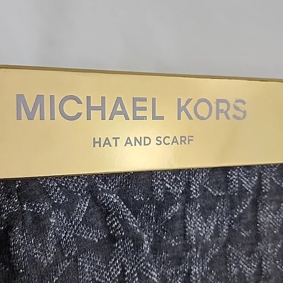 MICHAEL Michael Kors Women's Hat  & Scarf Gift Box Set MK Monogram Silver OS - Picture 3 of 11